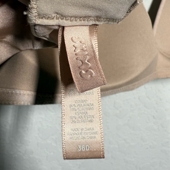 Skims Wireless T Shirt Demi Bra Size 36D - Picture 6 of 7